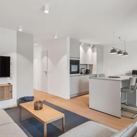 Appartement Gezellig Met 4 Slaapkamers *
