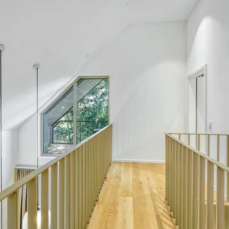 Gezellig Met 4 Slaapkamers Appartement *