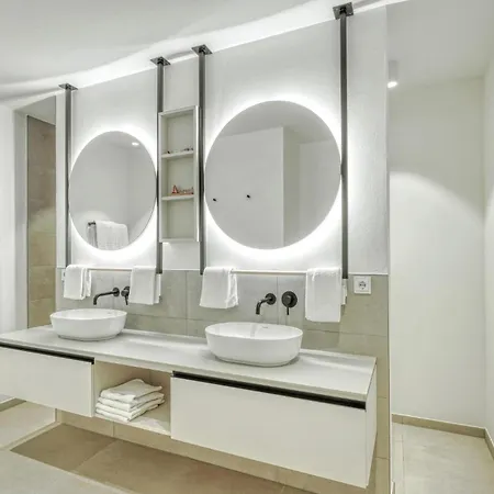 아파트 4 Bedroom Cozy In Tossens